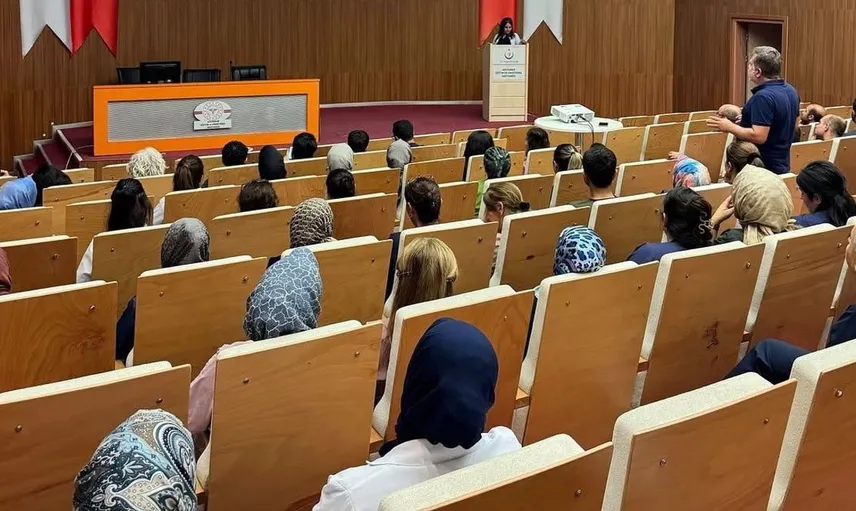 Adıyaman'da sepsis farkındalık eğitimi ile sağlık personeline önemli bilgiler verildi
