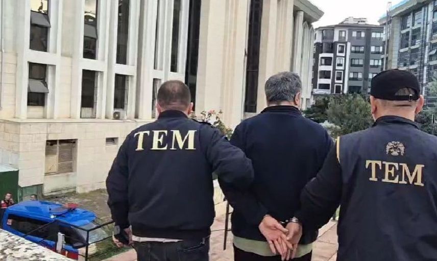 Sosyal medya paylaşımı nedeniyle resim öğretmeni tutuklandı