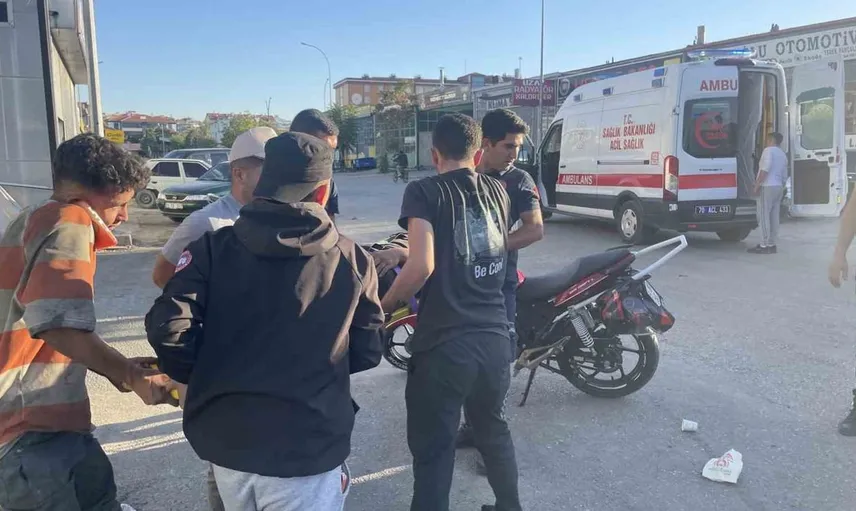 Karaman'da motosikletlerin çarpıştığı kazada 3 kişi yaralandı