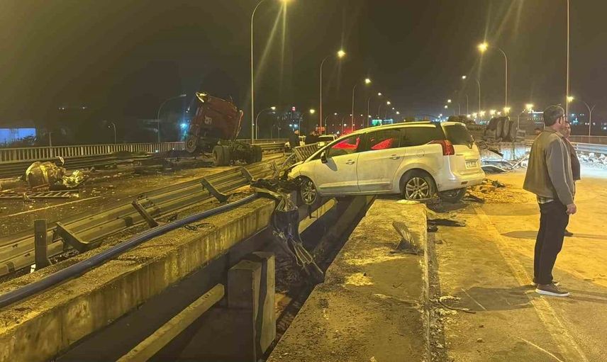 Afyonkarahisar’da feci kaza: 1 ölü, 7 yaralı