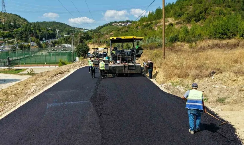Mudanya'da ulaşım seviyesi yükseliyor: Yeni asfalt kaplama çalışmaları başladı