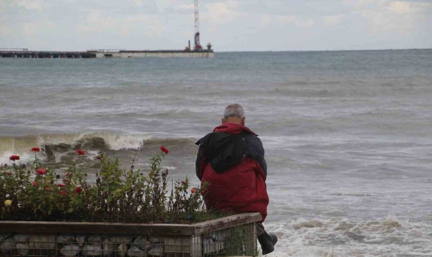 Karadeniz'de dalgalar 3 metreyi buldu: Ordu sahilinde görsel şölen
