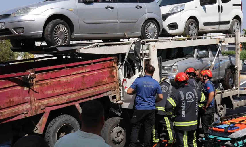Denizli'de zincirleme trafik kazasında can pazarı: İtfaiye 2 saatlik uğraşla kurtardı