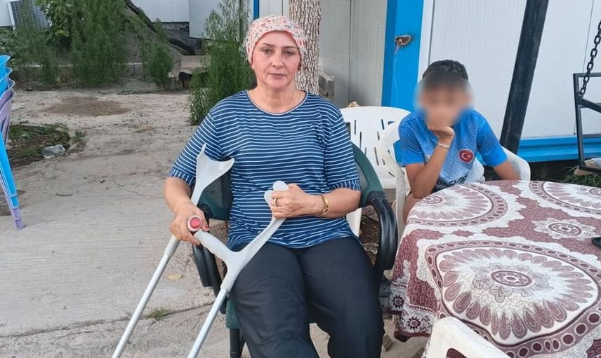 Başıboş köpeklerin saldırısında anne ve oğlu yaralandı