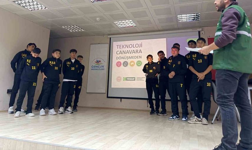 Bayburt'ta genç sporculara bağımlılıkla mücadele için eğitim verildi