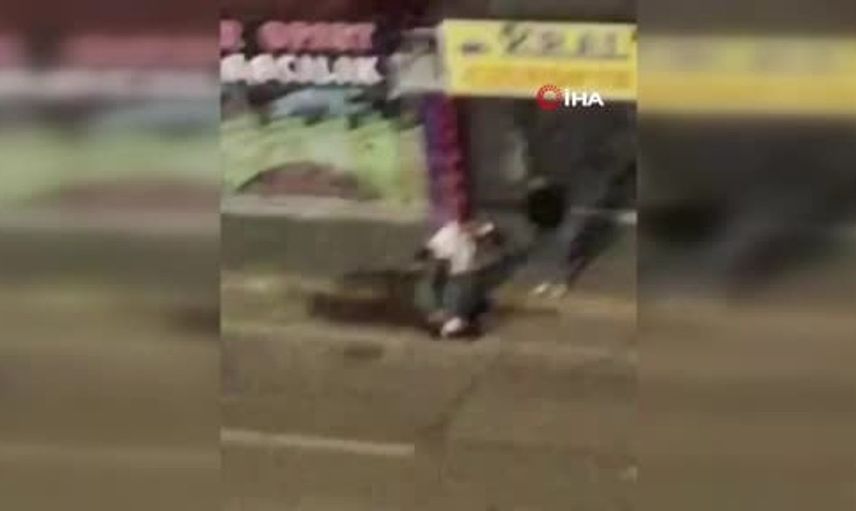 İzmit'te yerden birine yönelik şiddet anları cep telefonuyla kaydedildi