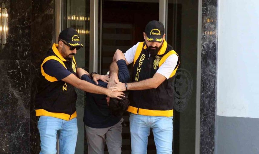 Adana'da 317 suç kaydı bulunan firari hükümlü gizlendiği evde yakalandı