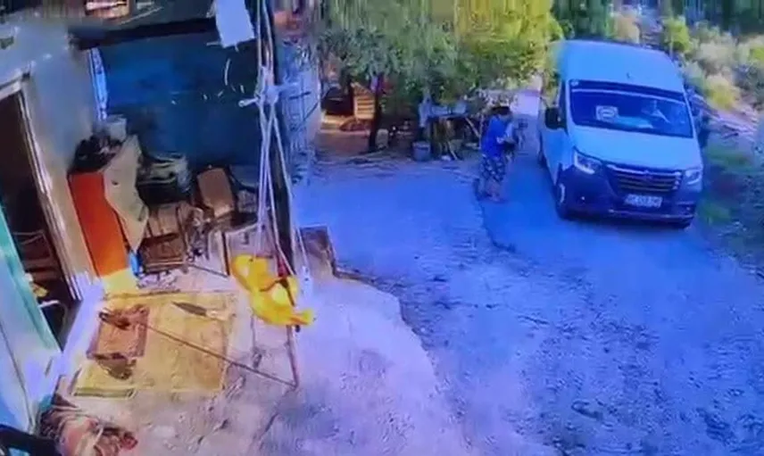 Serik'te baba, geri manevra yaparken 1,5 yaşındaki oğluna çarptı