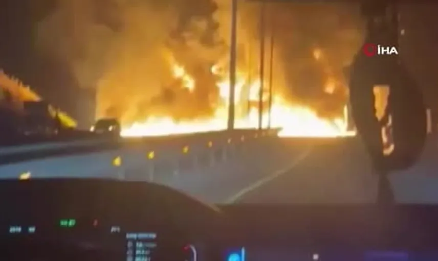 Türkistan'da sentetik yağ yüklü tırda yangın çıkarken, can kaybı yaşanmadı
