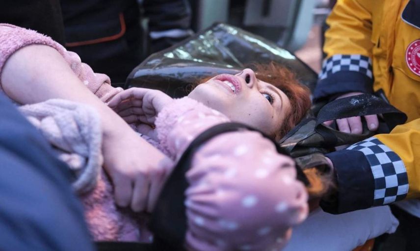 27 saat enkaz altında bekledi: Rümeysa sesini sonunda duyurdu ve kurtarıldı