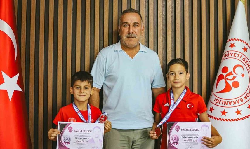 Minik güreşçiler milli takım kampında Aydın'ı temsil ediyor