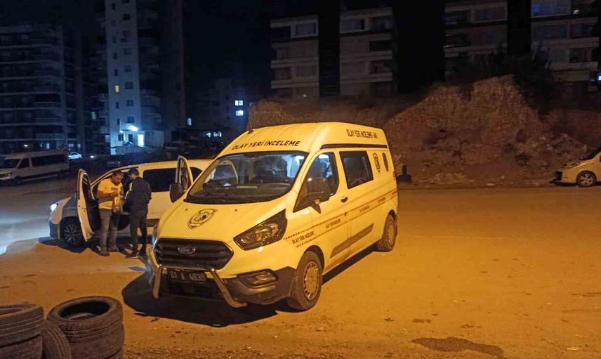 Sevgilisinin eski eşiyle karşılaşmak istemeyen adam pencereden düşerek hayatını kaybetti