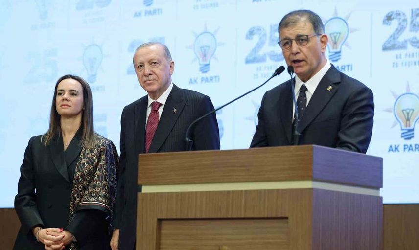 Cemil Tugay, CHP'den ayrılıp AK Parti'ye katıldı