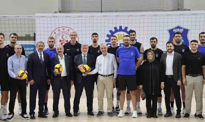 Gebze’nin voleybol takımı yeni sezona hazır: Başkan Büyükgöz’den önemli destek