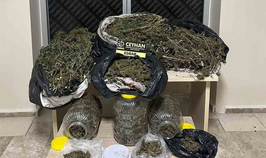 Ceyhan'daki uyuşturucu operasyonunda 8 kilo esrar ele geçirildi