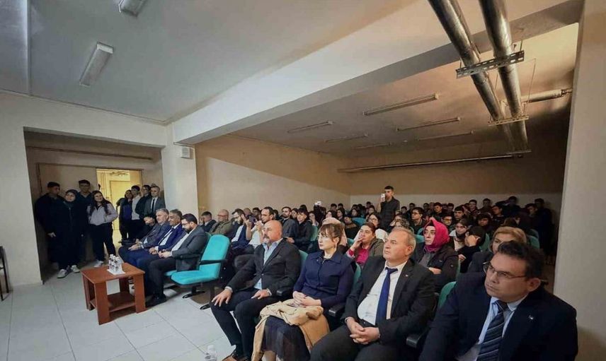 Sarıgöl'de imam hatip okullarının 75'inci yıl kutlaması coşkuyla yapıldı