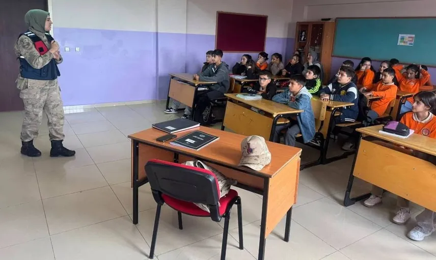 Erzincan'da güvenli eğitim için jandarmadan geniş çaplı denetim