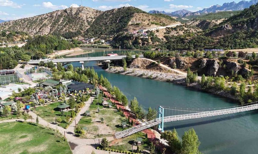 Munzur Vadisi sonbaharda huzuru sunuyor