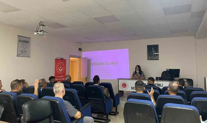 Adana'da denetimli serbestlik yükümlülerine kendini bilmek eğitimi verildi
