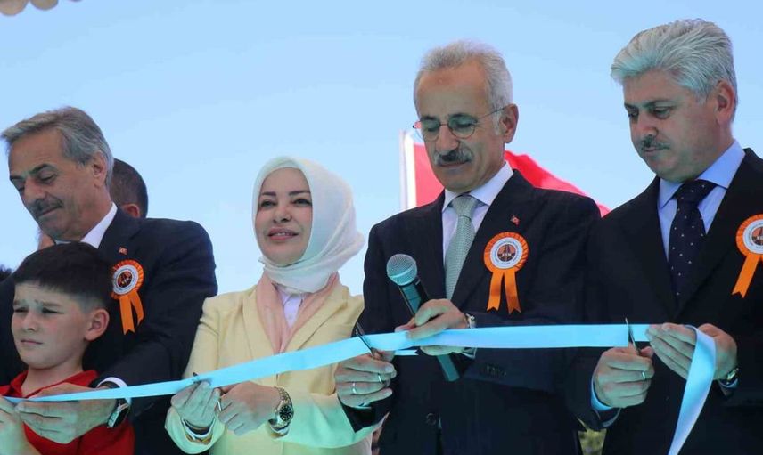 Bakan Uraloğlu: Ayasofya ile yaşıt 1500 yıllık Sangarios Köprüsü’nü şehrimizin simgesi olarak yeniden canlandırdık