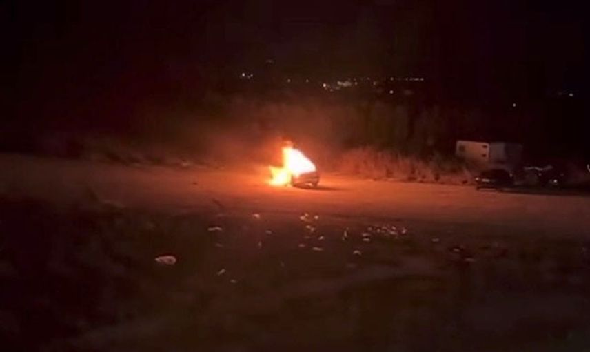 Bursa'da park halindeki otomobil alevlere teslim oldu