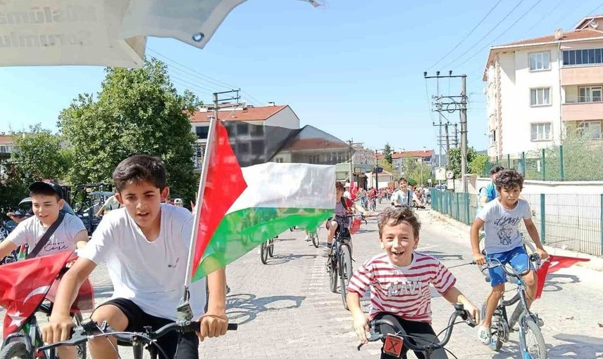 Yenice'de genç pedallar özgür gazze için bisiklet turu düzenlendi