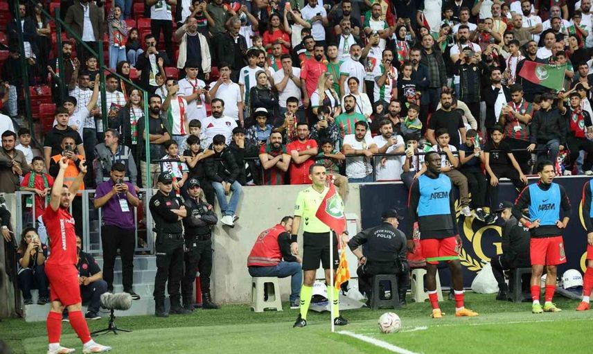 Diyarbakır'da Amed Sportif Faaliyetler, Konyaspor'u son dakikada geçerek önemli bir galibiyet aldı