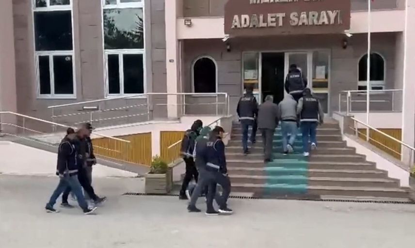 Amasya'da av bayilerine operasyon: 58 bin fişek ve kaçak silah ele geçirildi