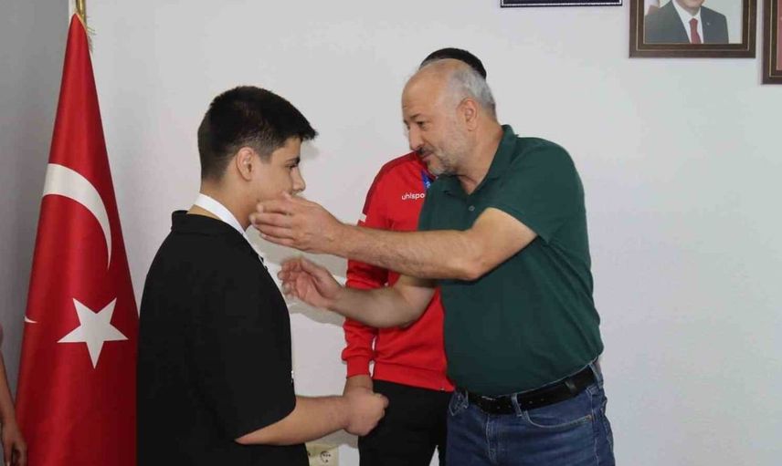 Ali Asaf Çiçek Avrupa'da gümüş madalya kazanarak Elazığ'ı gururlandırdı