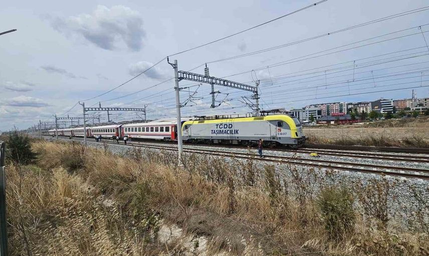 Çerkezköy’de bir yolcu treni raydan çıktı