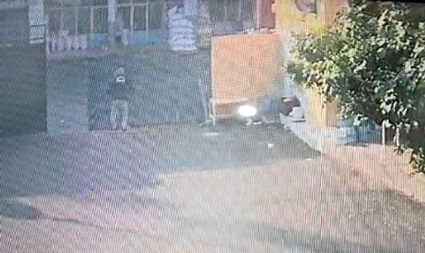 Gaziantep’te bekçiye düşen kapı feci yaraladı