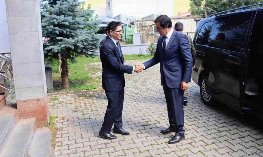 Rektör Emiroğlu, Kaymakam Sakızcı'yı ziyaret etti