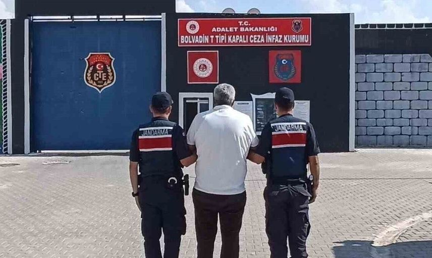 Uyuşturucu ticareti suçundan aranan şahıs jandarma tarafından yakalandı
