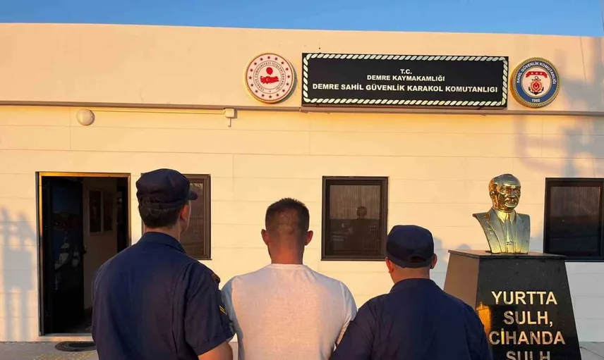 KKTC vatandaşı firari, koruma altındaki botta yakalandı