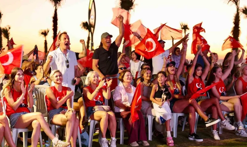 Didim'de voleybol zaferi coşkusuyla kutlandı