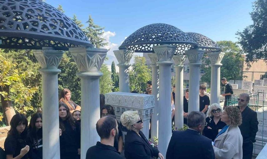 Zeki Müren, 30 yıl sonra Bursa'da anıldı