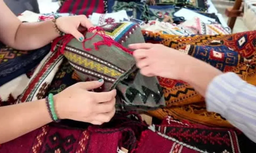 Küçükyoncalı kadınları cicim dokuma geleneğini yaşatıyor