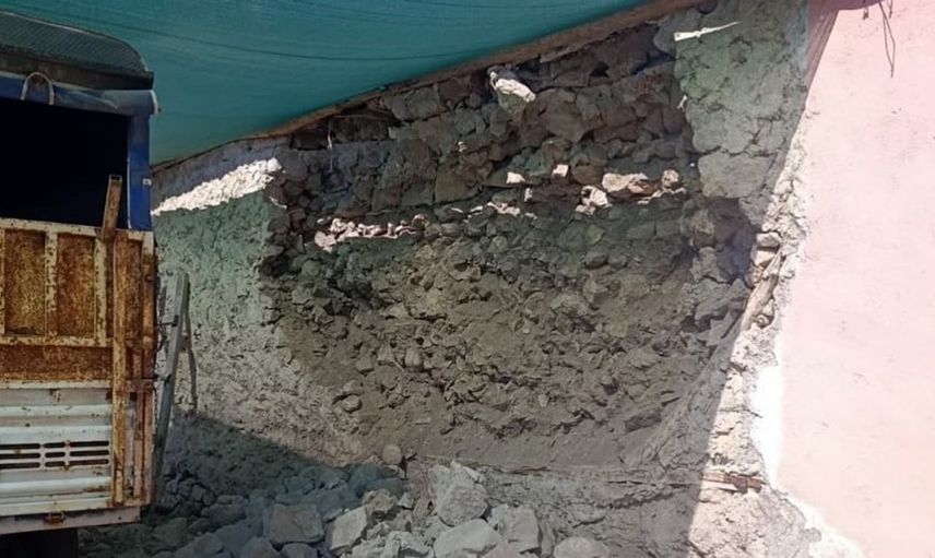 Kayseri'de meydana gelen depremin ardından evlerde hasar tespit edildi
