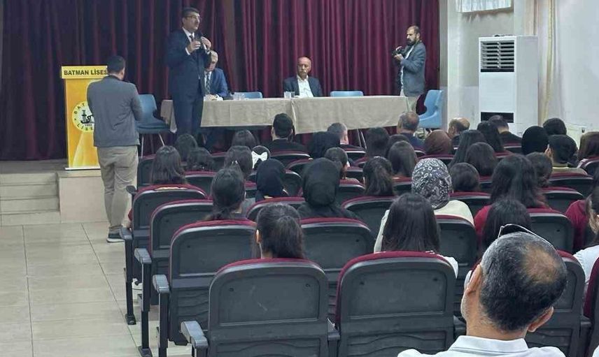 Milletvekili Nasıroğlu, öğrencilerin tatil hayalini gerçekleştirdi