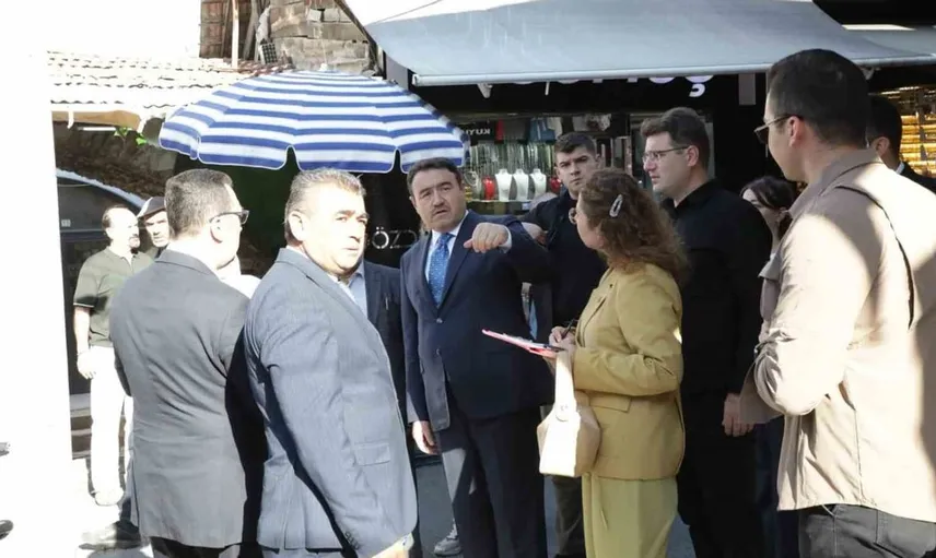 Kütahya valisi sokak sağlıklaştırma projesi için bölgeyi inceledi