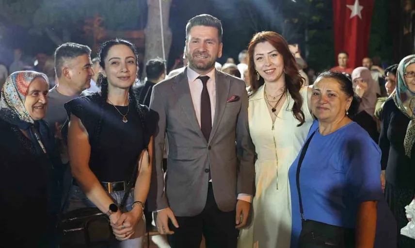 Karahisar'da halk gecesi coşkusunu İsmail Barkan unutulmaz hale getirdi