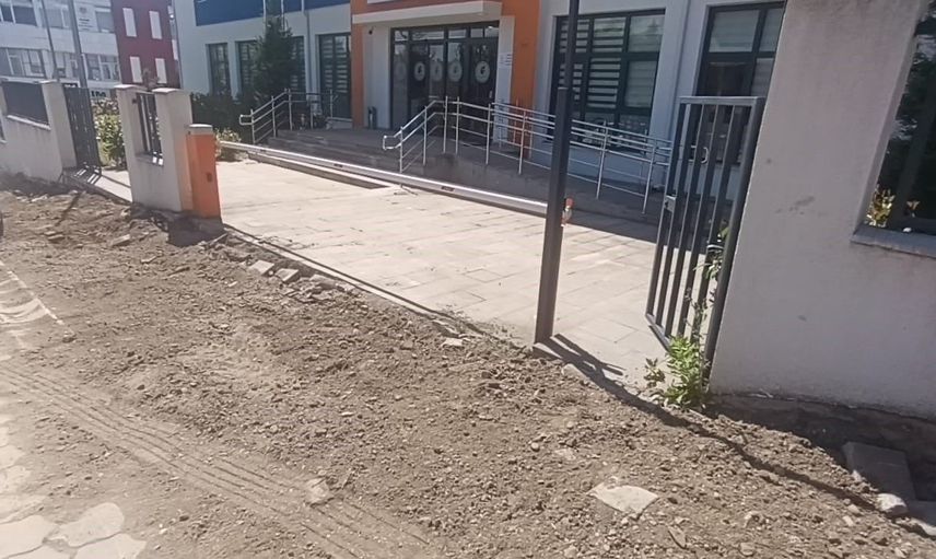 Hendek Belediye Başkanı'nın tartışmasının ardından gelen kepçeler planlı çalışma olarak açıklandı