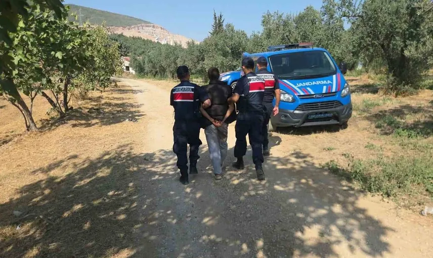 Bursa’da çalıntı aracın peşinden 10 kilometre süren kovalamaca: Zeytinlikte yakalandı