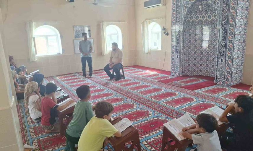 Müftü Güvenir, öğrencilerle buluşarak Yaz Kur’an Kurslarını ziyaret etti