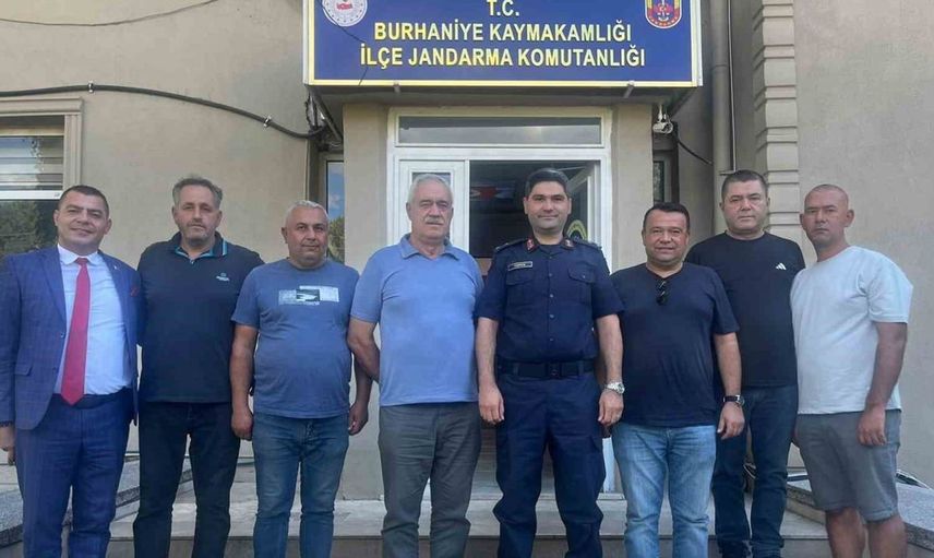 Burhaniye esnaflarından jandarma komutanına hayırlı olsun ziyareti