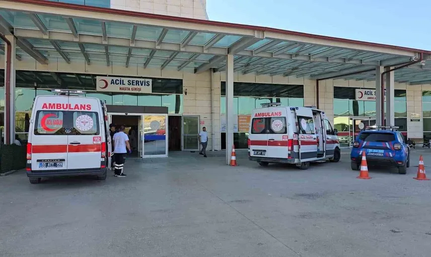 Samsun'da motosiklet kazasında 3 kişi yaralandı