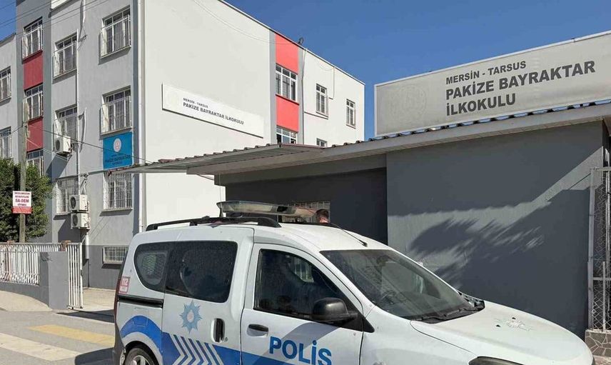 Tarsus’ta ilkokulda silah paniği: Öğrencinin çantasından tabanca çıktı