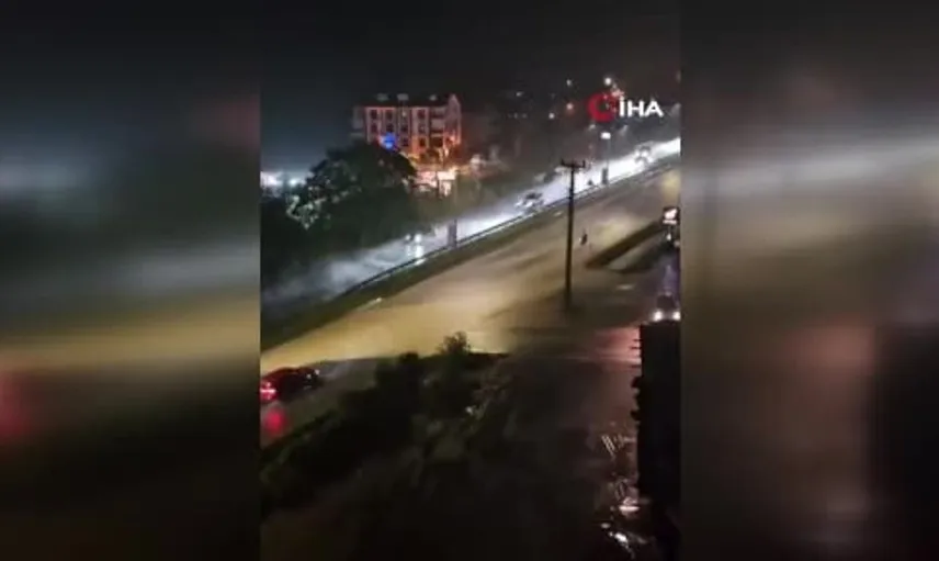 Fatsa'da sağanak yağış ulaşımı olumsuz etkiledi