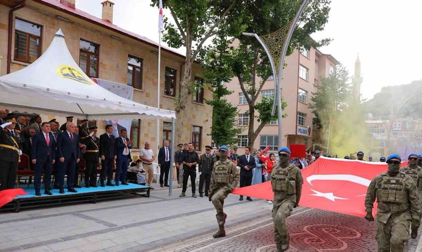 Bayburt’ta zafer bayramı coşkusu: 104. yıl dönümünde tören düzenlendi