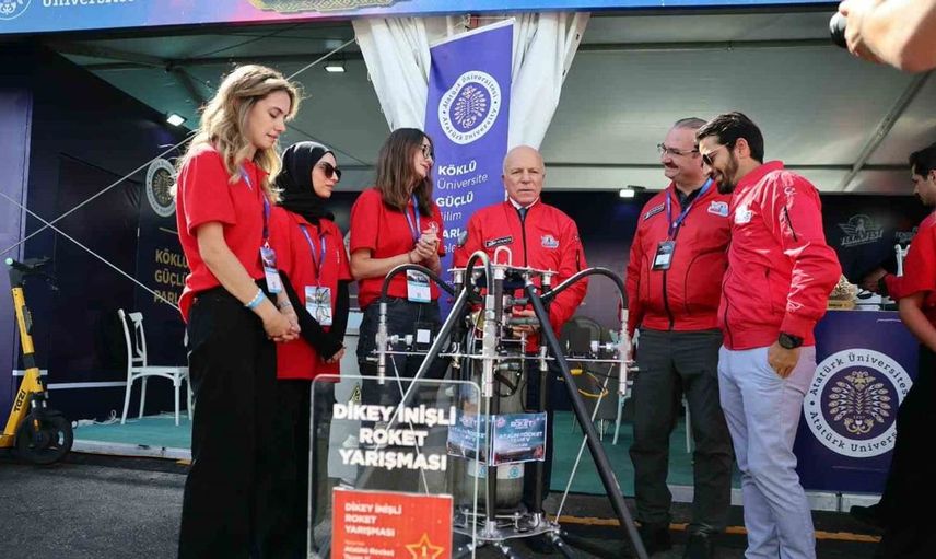 Teknoloji ve inovasyonun buluşma noktası: Hacımüftüoğlu TEKNOFEST'te önemli görüşmelere imza attı